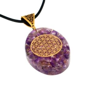 Collier sur cordon avec son palet en orgonite fleur de vie et améthyste