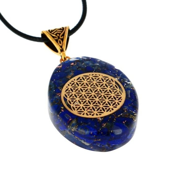Collier sur cordon avec son palet en orgonite fleur de vie et lapis lazuli